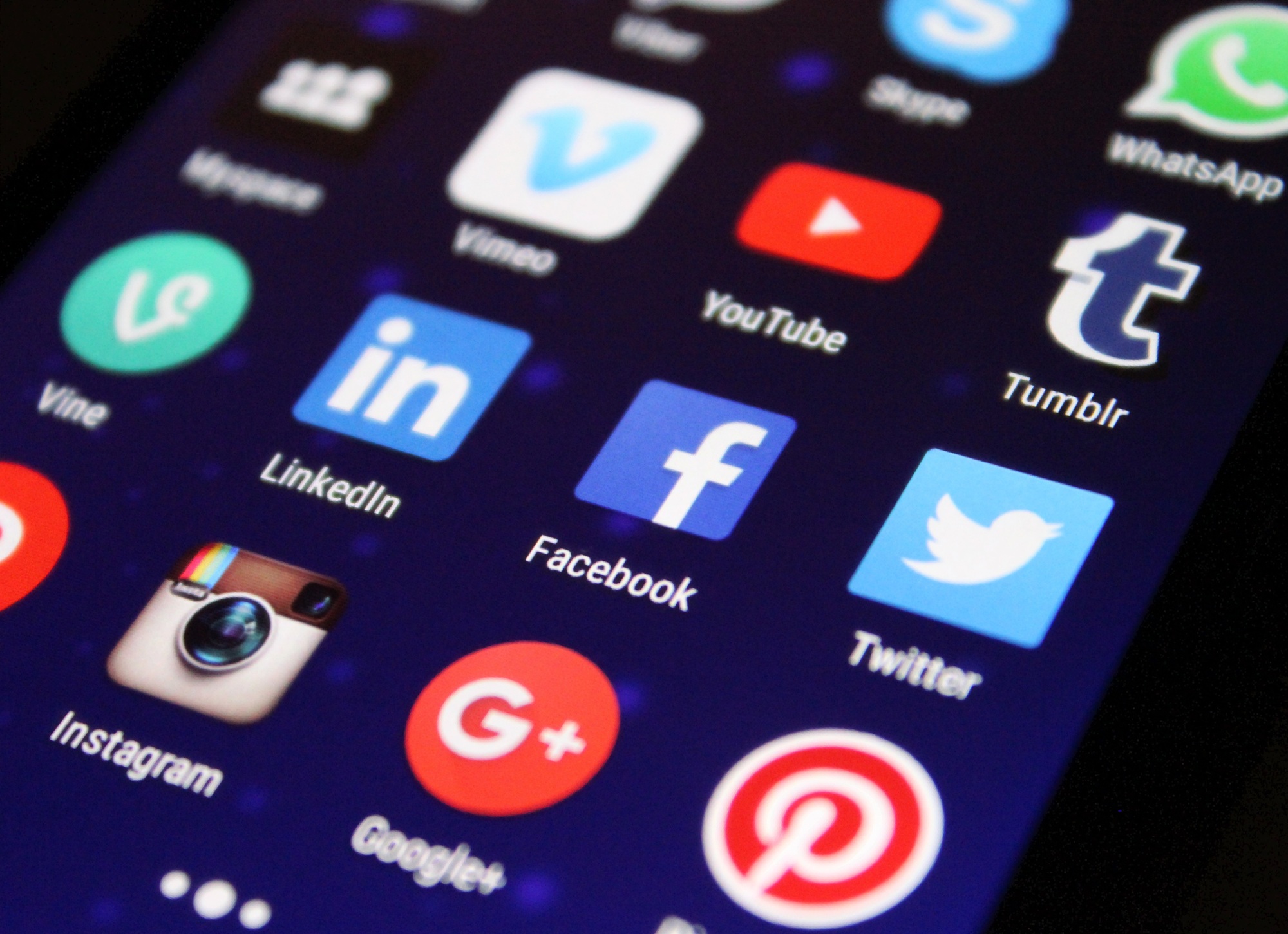 Read more about the article How Social Media Affects Mental Health